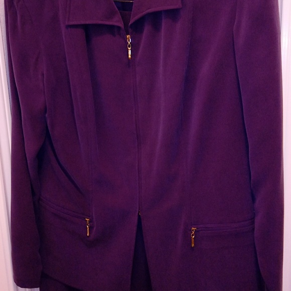 Other - Silky suit